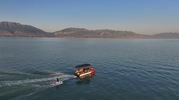Wedowee pulling a wake surfer on Utah Lake